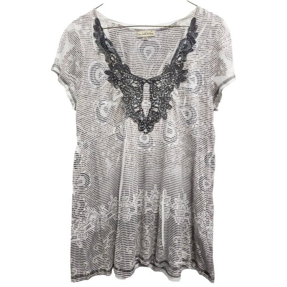 live and let live Tops - Live and Let Live Womens BOHO Tunic Top Large Gray Striped Embellished Lace